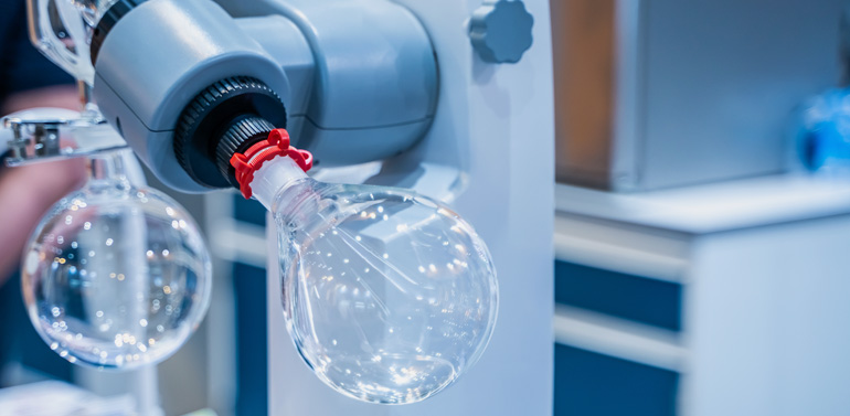 初尝人妻滑进去了莹莹视频