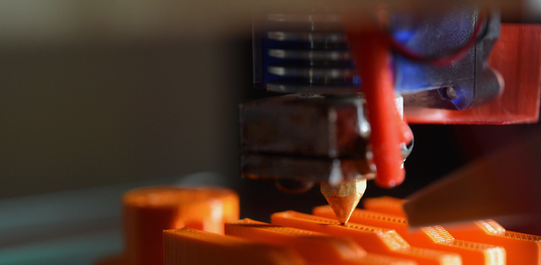 初尝人妻滑进去了莹莹视频