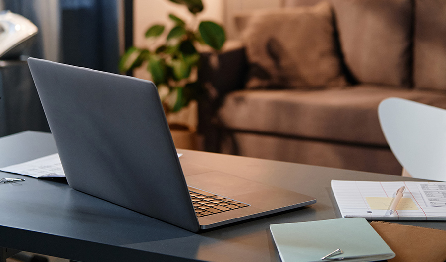 初尝人妻滑进去了莹莹视频