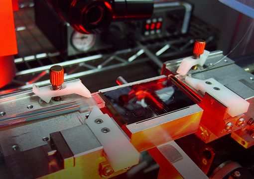 初尝人妻滑进去了莹莹视频