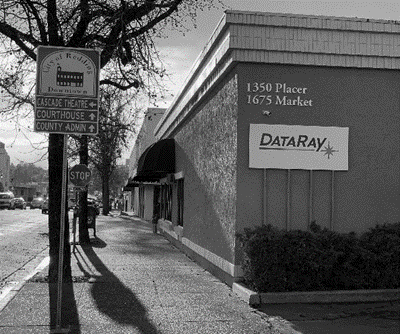 初尝人妻滑进去了莹莹视频