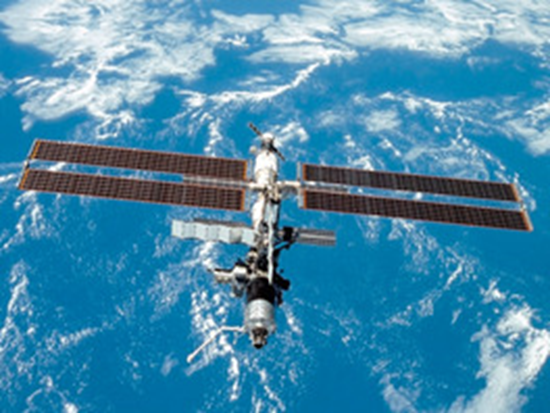 初尝人妻滑进去了莹莹视频