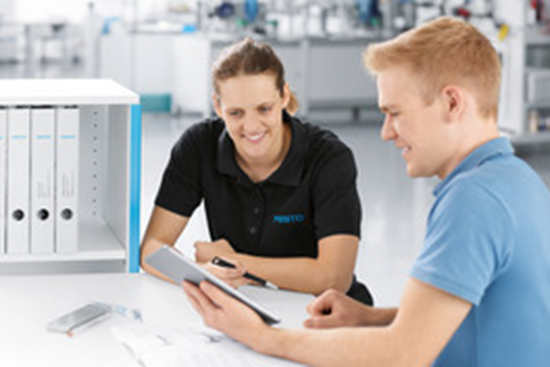 初尝人妻滑进去了莹莹视频