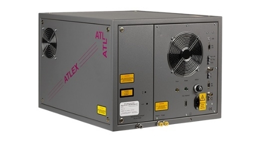 初尝人妻滑进去了莹莹视频