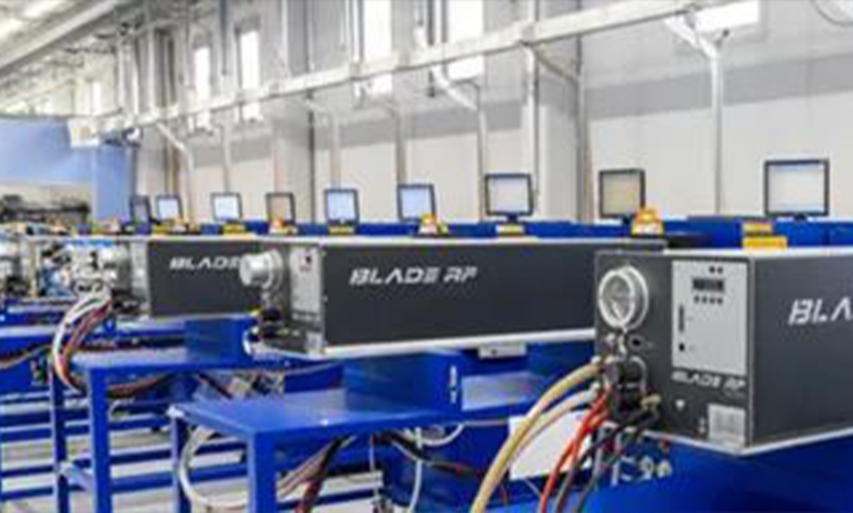 初尝人妻滑进去了莹莹视频