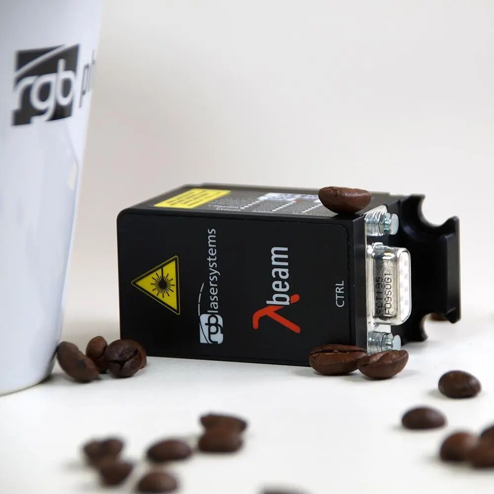 初尝人妻滑进去了莹莹视频